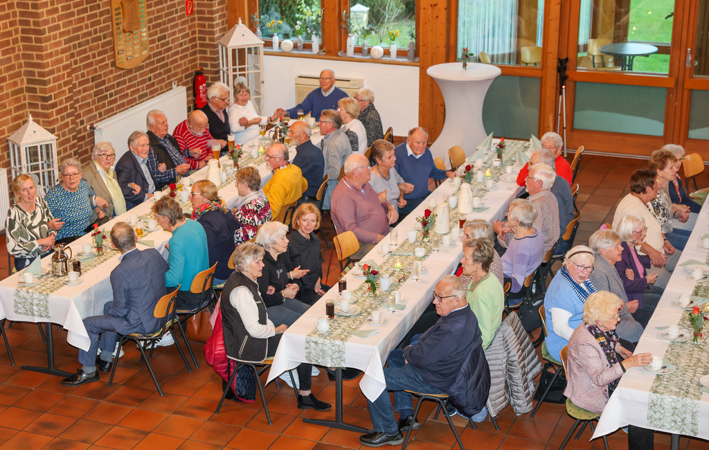 top-top.de-251112-055 | Foto, Video, Fotografie, Videografie, Fotobox, DJ, Discjockey, Musik, Musikbox, Veranstaltung, Photobooth, Amazon, Ebay, Buchtipp, Bestseller, Autor, Verlag, Buch, Wesel, Hamminkeln, NRW, Dinslaken, Rees, Drohne, Hochzeit, Party, Fotobox, Wesel, Fotograf