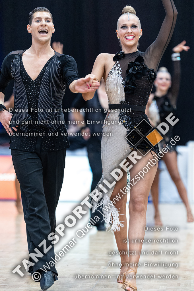 20240406-10582 | Hier finden Sie Tanz Bilder vom Latein und Standard Formationen tanzen. Sportbilder vom Tanzsport. Schöne Fotos und von Weltmeisterschaft, Europameisterschaft, Bundesliga, Regionalliga, Oberliga und Landesliga sowie von GOC Stuttgart, DanceComp, WM Bremen