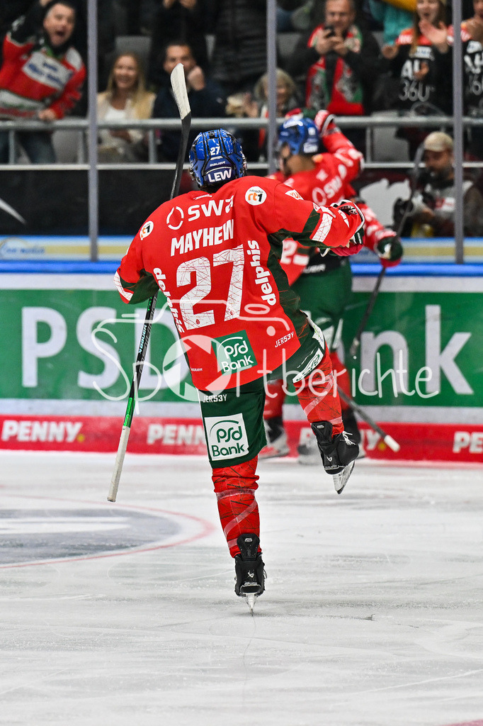 Augsburger Panther - Kölner Haie | Jubel der Panther nach dem Treffer zum 2-1 durch Riley DAMIANI (Augsburger Panther #19) / Tor / Torschuetze / Freude / Happy / DEL: Augsburger Panther - Kölner Haie; Curt Frenzel Stadion am 26.09.2025