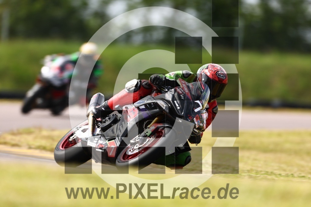 0007-20240530_00455 | Schöne Erinnerungen an spannende Momente - das festzuhalten ist unser Job. PIXELrace.de ist seit 2003 auf den Rennstrecken Europas unterwegs um die Action draußen beim Fahren und die wunderbare Stimmung imm Fahrerlager für euch einzufangen.