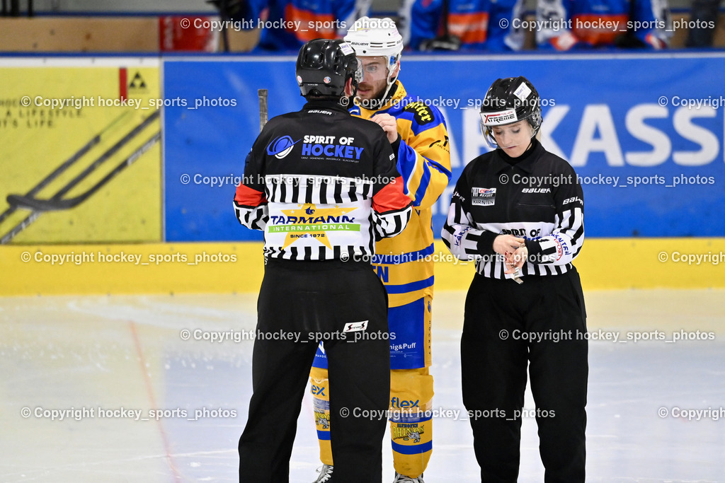 ESC SPARKASSE STEINDORF vs. 1. EHC ALTHOFEN | WIDMANN Florian Referee, Klemm Anja Referee, #67 Schettina Kevin EHC Althofen, ESC SPARKASSE STEINDORF vs. 1. EHC ALTHOFEN, ESC SPARKASSE STEINDORF vs. 1. EHC ALTHOFEN am 30.11.2025 in Steindorf (Ossiachersee Halle), Austria, (Photo by Bernd Stefan)