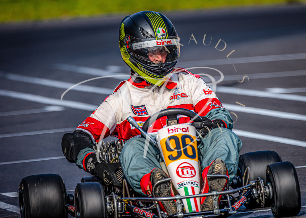 309B3AB8-8745-490E-84D4-CEB5B25D5D1E | traudl_s_fotos