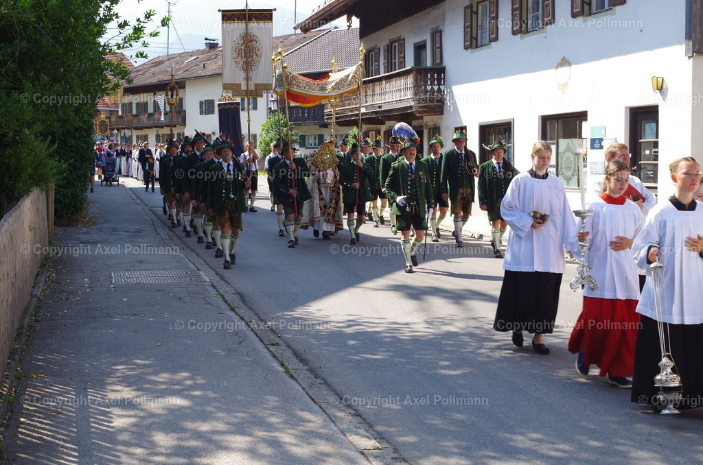IMGP3787 | fotografiert von Axel PollmannLeonhardi Wallfahrt Benediktbeuern und Murnau, Fronleichnam, Fasching, Landschaft im Loisachtal und Benediktbeuern  - Realisiert mit Pictrs.com
