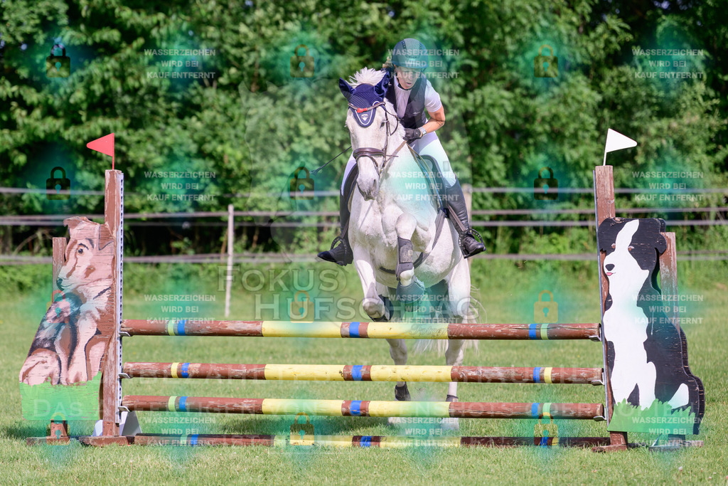 30052026-Forstinning-Prfg20-0135 | Fokus Hufschlag Fotografie - Realisiert mit Pictrs.com