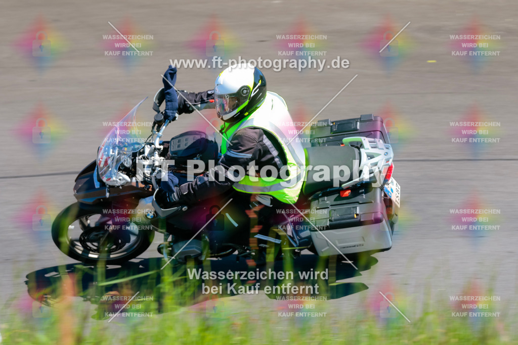 Moto-TeamOBK-22205 | Hier findet Ihr Bilder von Touristenfahrten auf der Nürburgring Nordschleife oder von anderen Veranstaltungen die ich besucht habe. Viel Spass beim Durch Schauen 