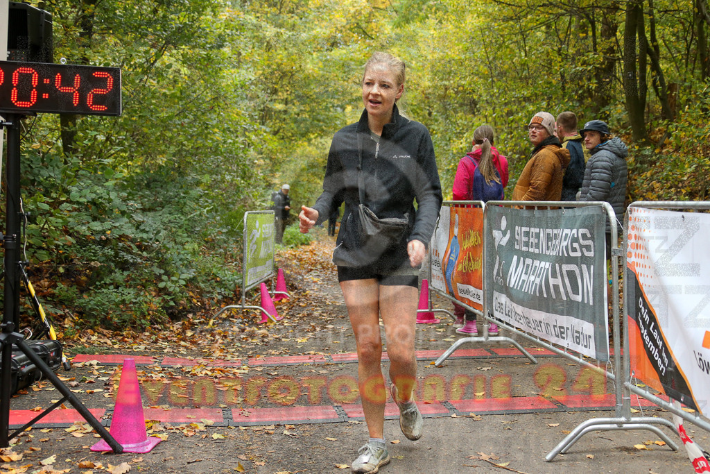 251026_1322_EX1_3267 | Sportfotografie im Rhein-Sieg Kreis, Köln, Bonn, NRW, Rheinland Pfalz, Hessen, etc. Unser Tätigkeitsfeld umfasst den Laufsport vom Volkslauf über den Marathon, Duathlon, Triathon bis zum Ultralauf wie Kölnpfad Ultra oder Schindertrail.