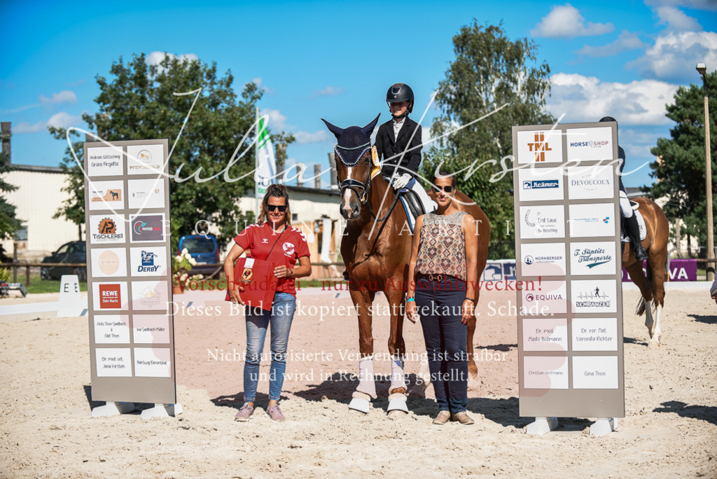 DSC_9726 | Pferde- und Turnierfotografie in Westsachsen. Pferdeportraits, Auftragszeichnungen und intuitive Kunst.