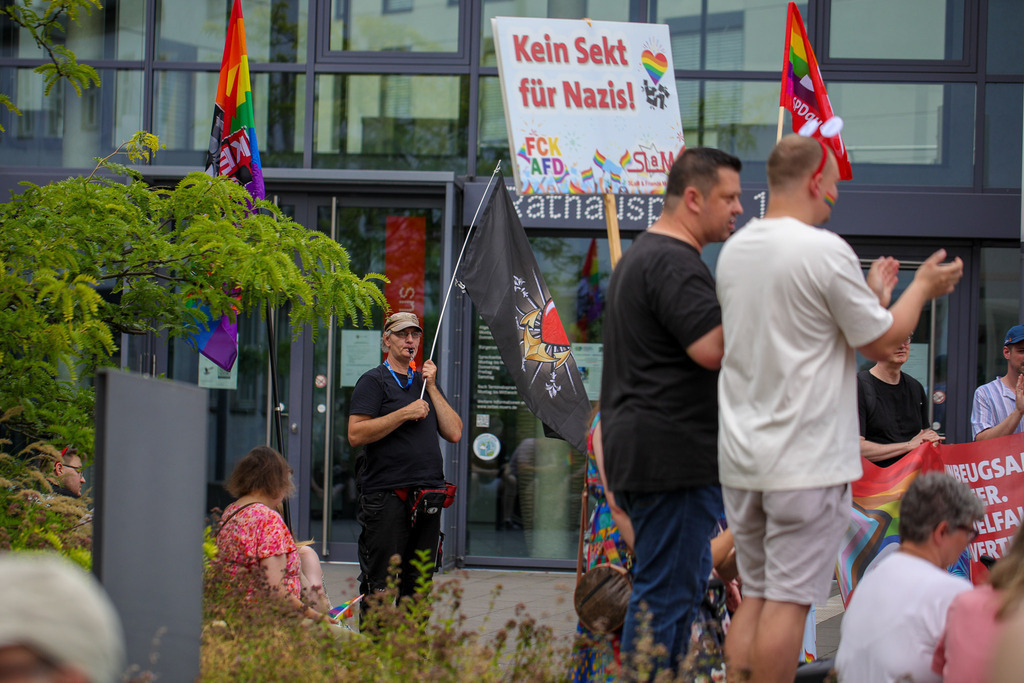 CSD_Moers_190725_143 | Bildergalerie von Sport-Ereignissen aber auch von weiteren spannenden Dingen - nicht nur vom Niederrhein. In Anlehnung an den bekannten Spruch von Hanns Dieter Hüsch heißt das Motto: "Niederrhein ist überall".  - Realisiert mit Pictrs.com