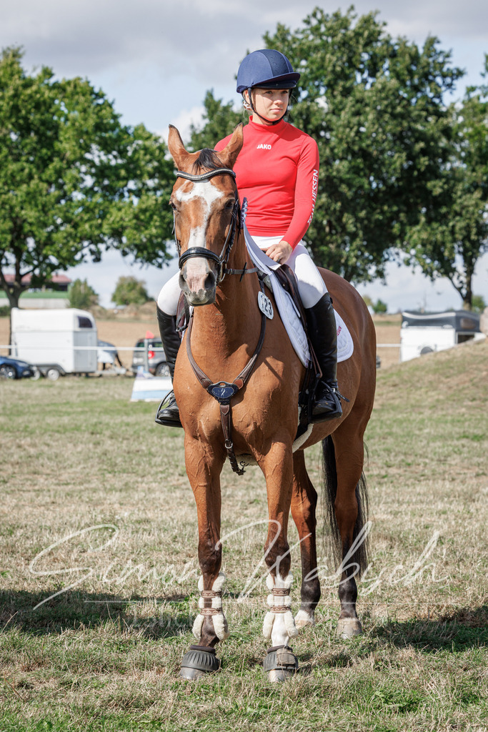 20260905-_3LI9959 | Tierfotografie Pferde, Hunde, Katzen, Haustiere.
Turnierfotografie Reitturniere, Reiten, Springreiten, Dressur in Hanau, dem Main-Kinzig-Kreis und dem Rhein-Main- Gebiet um Frankfurt