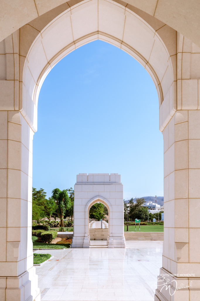 Royal Opera House, Muskat | Herzlich willkommen auf meiner Seite! Ich bin Elke Wallnisch, Deine Fotografin für lichtstarke Momente. Der Name steht für alles, was mich mit der Fotografie verbindet: Das Licht und seine machtvolle Wirkung auf eine Situation oder unsere Stimmung - Realisiert mit Pictrs.com