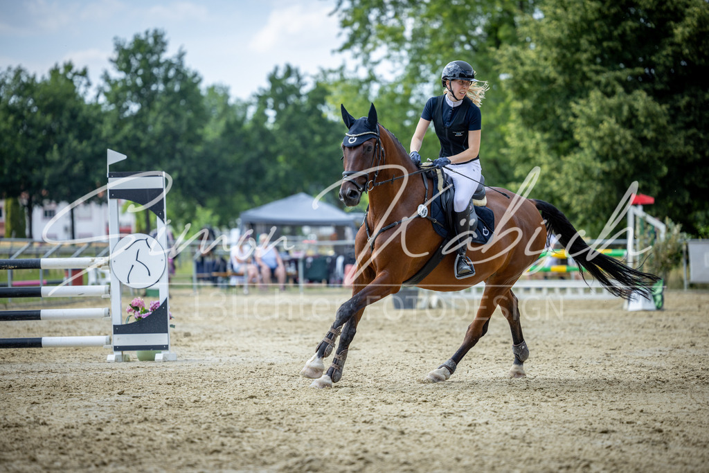 20260704-_3LI1639 | Tierfotografie Pferde, Hunde, Katzen, Haustiere.
Turnierfotografie Reitturniere, Reiten, Springreiten, Dressur in Hanau, dem Main-Kinzig-Kreis und dem Rhein-Main- Gebiet um Frankfurt
