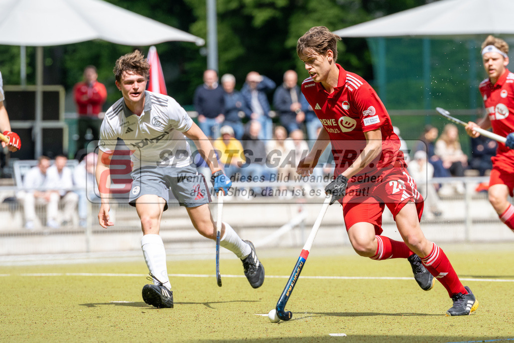 SFE_20250504_0076 | Köln, Deutschland, 04.05.2025:  Hockey 1. Bundesliga Herren Rot-Weiss Köln - Münchener SC im KTHC Stadion Rot-Weiss Köln Tennis and Hockey Club am 04.05.2025 in Köln, Deutschland. (Foto von Stephan Fehrmann)Köln, Germany, 04.05.2025: Hockey 1. Bundesliga Herren Rot-Weiss Köln - Münchener SC in KTHC Stadion Rot-Weiss Köln Tennis and Hockey Club at 04.05.2025 in Köln, Deutschland. (Foto from Stephan Fehrmann)