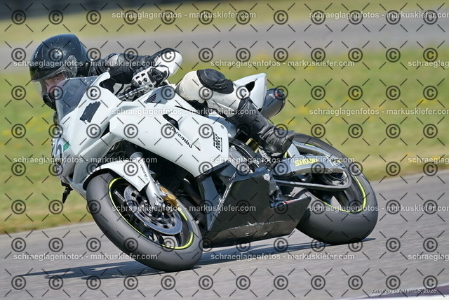 26BT02-2128 | markuskiefer.com - Realisiert mit Pictrs.com