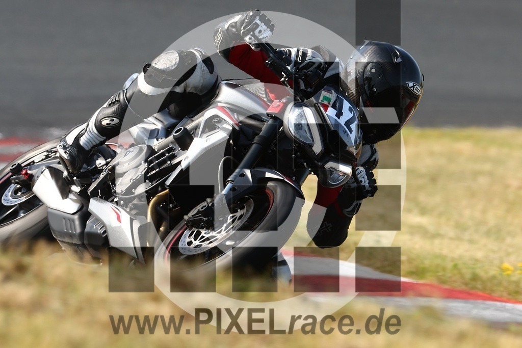 0429-20250617_06269 | Schöne Erinnerungen an spannende Momente - das festzuhalten ist unser Job. PIXELrace.de ist seit 2003 auf den Rennstrecken Europas unterwegs um die Action draußen beim Fahren und die wunderbare Stimmung imm Fahrerlager für euch einzufangen.