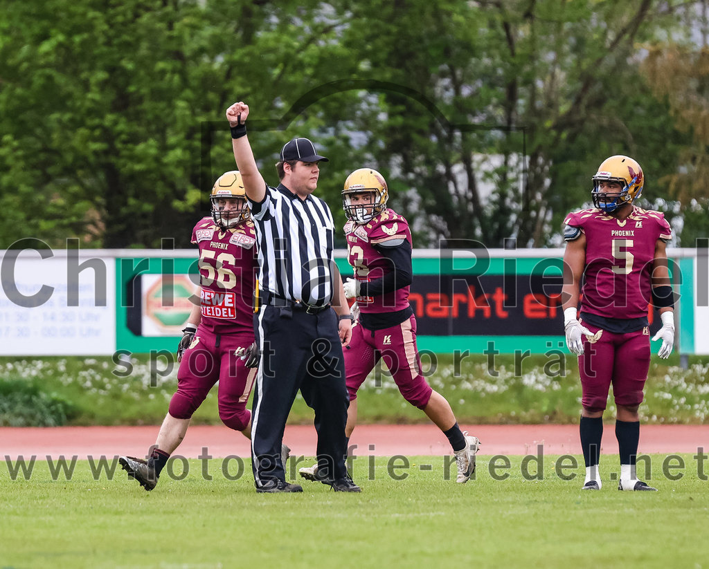 2022-04-30_074_Erding_Bulls_gegen_Regensburg_Phoenix | Erding, Deutschland, 30.04.2022:
Football, Regionalliga 2022, 1. Spieltag, Erding Bulls gegen Regensburg Phoenix

Foto: Christian Riedel / fotografie-riedel.net