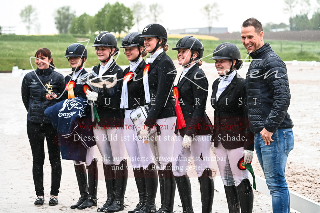 DSC_4771 | Pferde- und Turnierfotografie in Westsachsen. Pferdeportraits, Auftragszeichnungen und intuitive Kunst.