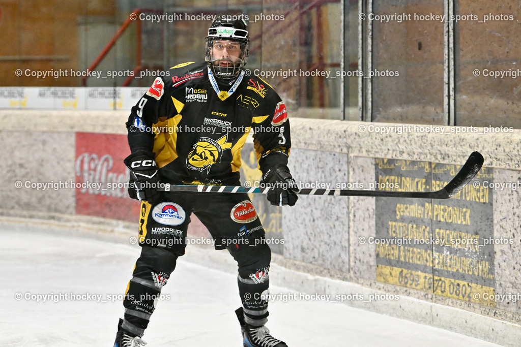 MET PHOTOVOLTAIK HORNETS SPITTAL vs. 1. EHC ALTHOFEN | #9 Essmann Kevin EC Hornets Spittal, MET PHOTOVOLTAIK HORNETS SPITTAL vs. 1. EHC ALTHOFEN, MET PHOTOVOLTAIK HORNETS SPITTAL vs. 1. EHC ALTHOFEN am 10.01.2026 in Spittal an der Drau (Eissportzentrum Spittal), Austria, (Photo by Bernd Stefan)