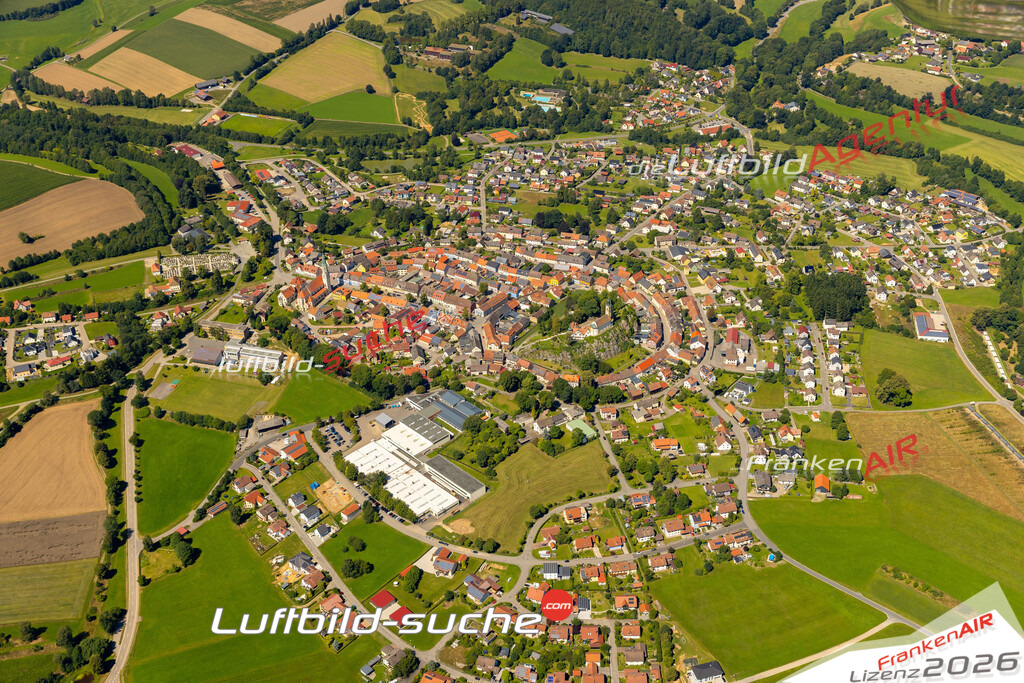Das Luftbild zeigt :  Pleystein - Die Luftaufnahme wurde 2023 vom UL-Flugzeug aus erstellt ( keine Drohne ) - Hochauflösende Luftaufnahme - Für grossformatige Ausdrucke geeignet. Die Geschenkidee !Mit Lizenz und Bildrechte bestellbar