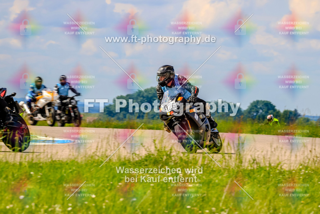 MotoTeam-0798 | Hier findet Ihr Bilder von Touristenfahrten auf der Nürburgring Nordschleife oder von anderen Veranstaltungen die ich besucht habe. Viel Spass beim Durch Schauen 