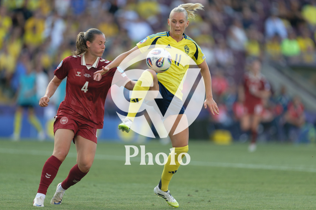 Denmark v Sweden - UEFA Women's EURO 2025 Group C | GENEVA, SWITZERLAND - JULY 4: Stina Blackstenius of Sweden (R) and Emma Faerge of Denmark (L)  fight for possession  during the UEFA Womens EURO 2025 Group C match between Denmark and Sweden at Stade de Geneve on July 4, 2025 in Geneva, Switzerland. (Photo by Giuseppe Velletri/Sports Press Photo/Getty Images)