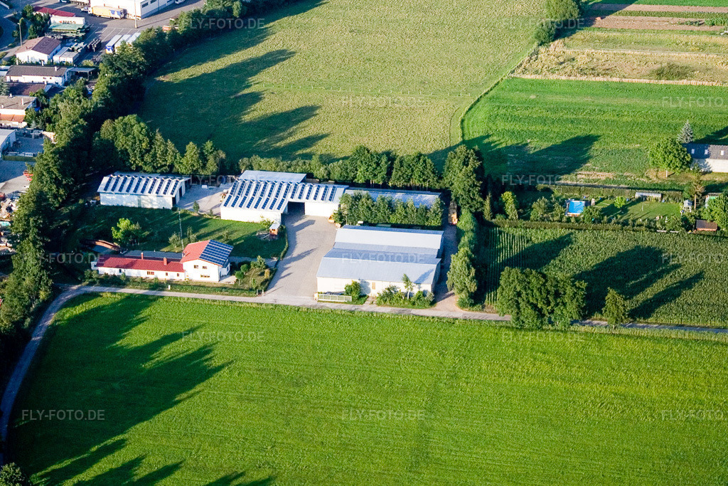 Luftbild: In den Rötzwiesen, Hof Fam. Kerth im Ortsteil Minderslachen in Kandel im Bundesland Rheinland-Pfalz in Deutschland. Foto: IMG_11711.jpg vom 25.07.2008 durch Werner Riehm/FLY-FOTO.de
