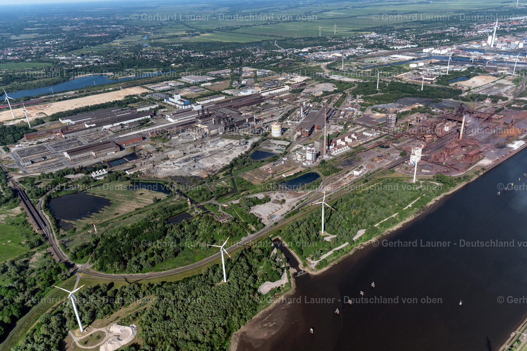 4030150 | BREMEN 01.06.2020 Industrie- und Gewerbegebiet im Ortsteil Industriehäfen in Bremen, Deutschland. Weiterführende Informationen bei: Stadt Bremen,  WFB Wirtschaftsförderung Bremen GmbH. // Industrial and commercial area in the district Industriehaefen in Bremen, Germany. Further information at: Stadt Bremen,  WFB Wirtschaftsfoerderung Bremen GmbH. Foto: Gerhard Launer