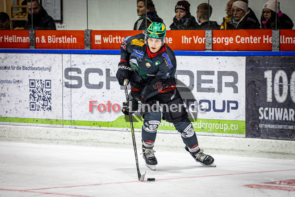 Peißenberg MINERS gegen TEV Miesbach | Eishockey Bayernliga 2025/26 Vorrunde 8. Spieltag, Peißenberg MINERS gegen TEV Miesbach, 20251107,Korbinian HOPPER (MINERS 94) in Aktion, Freisteller,2025-11-07 in Peißenberg (flatbuy Arena Peißenberg), Korbinian HOPPER (MINERS 94)Copyright: WolfgangxLindner www.foto-lindner.de