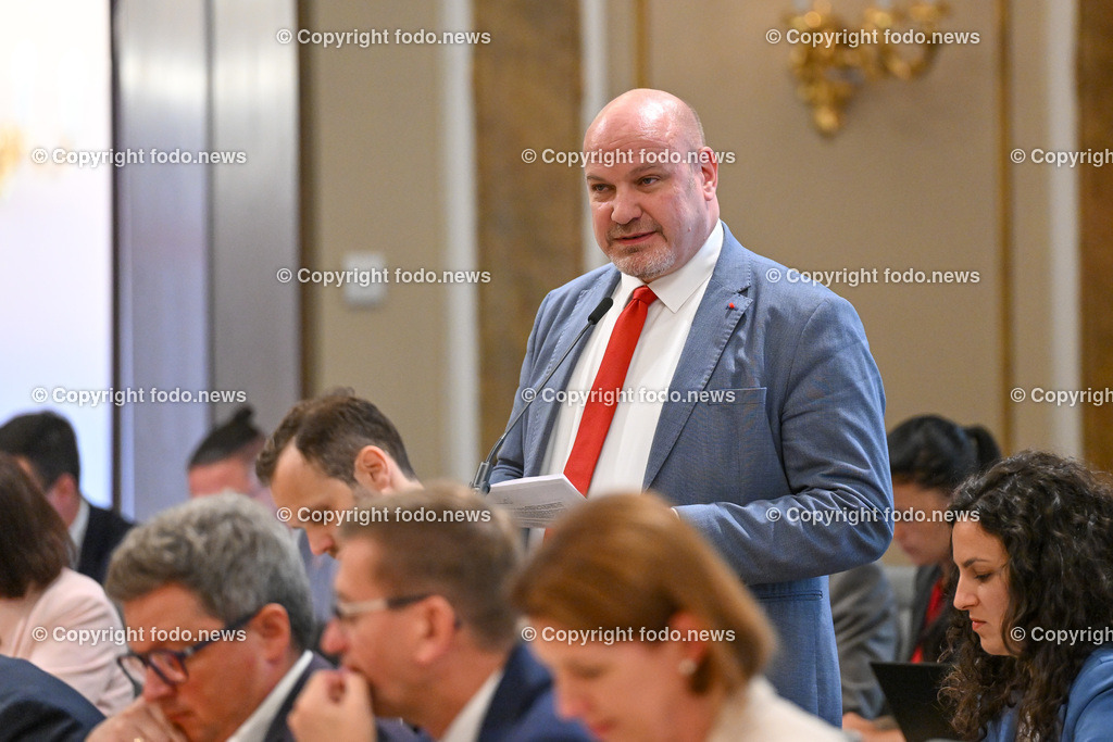 Landhaus Linz_ Promenade_ Landtagssitzung_ 19.09.2024-44 | 19.09.2024, Landhaus Linz AUT, Promenade, Landtagssitzung, im Bild Peter Binder (3.Landtagspraesident, SP)