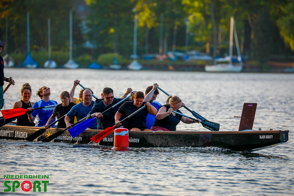 Drachenboot-Training_Wedau110625_047 | Bildergalerie von Sport-Ereignissen aber auch von weiteren spannenden Dingen - nicht nur vom Niederrhein. In Anlehnung an den bekannten Spruch von Hanns Dieter Hüsch heißt das Motto: "Niederrhein ist überall".  - Realisiert mit Pictrs.com
