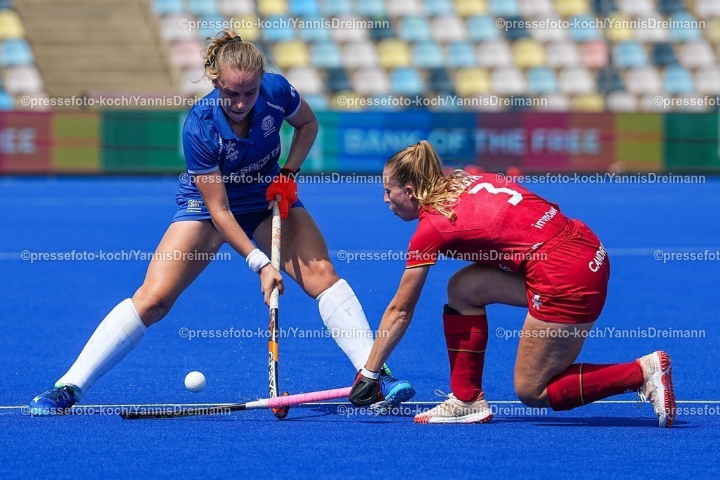 xydrx13082502009 | 13.08.2025, xydrx, Frauen EuroHockey Championship 2025, Gruppenphase, Gruppe B, Belgien - Schottland, Sparkassenpark Mönchengladbach: Rebecca Birch (SCO #25) im Zweikampf gegen Justine Rasir (BEL #3)