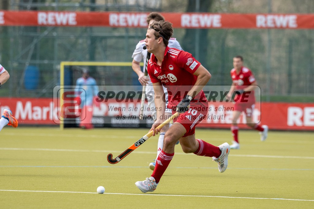 SFE_20260321_0035 | Köln, Deutschland, 21.03.26: Feldhockey 1. Bundesliga Herren zwischen Rot-Weiss Köln - Mannheimer HC im REWE Sportpark am 21.03.2026 in Köln, Deutschland. (Foto von Stephan Fehrmann)Köln, Germany, 21.03.26: Feldhockey 1. Bundesliga Herren between Rot-Weiss Köln - Mannheimer HC in REWE Sportpark at 21.03.2026 in Köln, Deutschland. (Foto from Stephan Fehrmann)