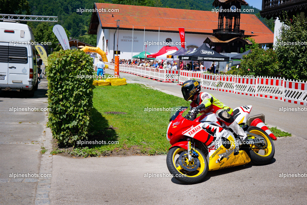 P1036935-2 | Erleben Sie atemberaubende, hochqualitative Fotos Ihrer Fahrt entlang der malerischen Alpenstraßen. Besuchen Sie alpineshots.com, um professionelle Aufnahmen Ihrer unvergesslichen Reise zu finden und zu kaufen - Realisiert mit Pictrs.com
