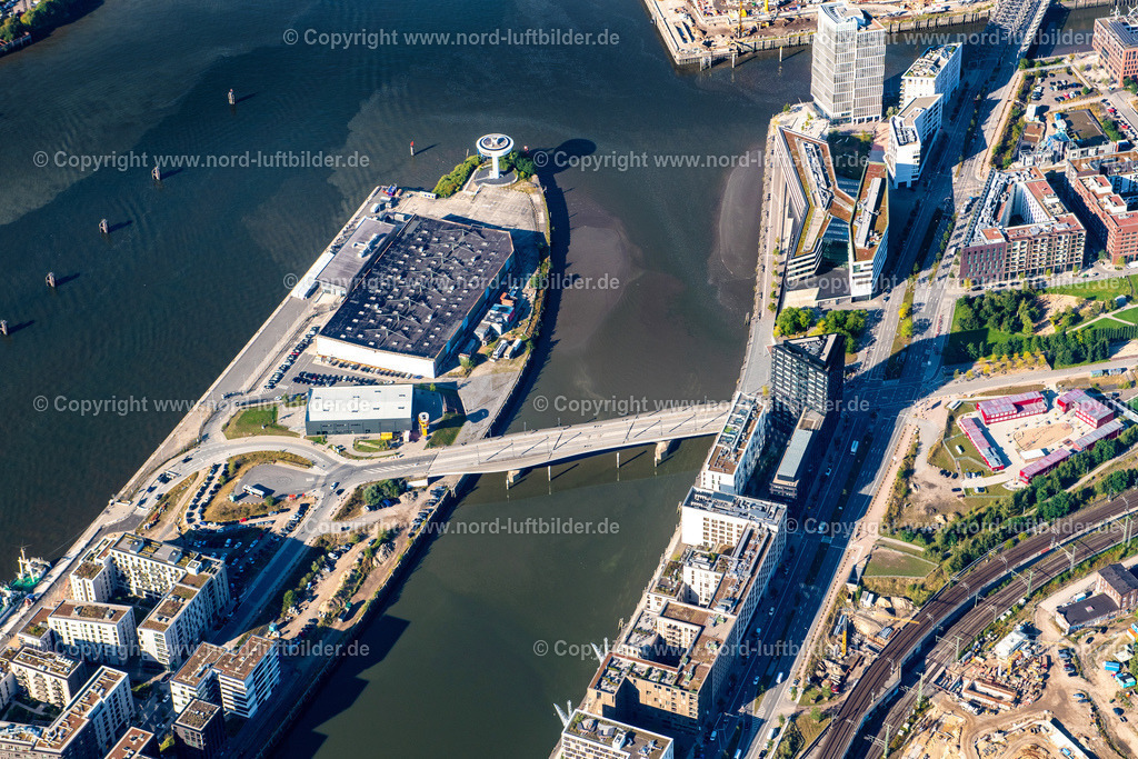 Hamburg_Baakenhafenbrücke_Hafencity_ELS_3904220922 | HAMBURG 22.09.2022 Straßen- Brückenbauwerk entlang " Baakenhafen Brücke " in Hamburg, Deutschland. // Road bridge construction along " Baakenhafen Bruecke " in Hamburg, Germany. Foto: Martin Elsen