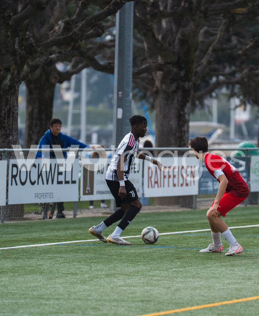 juv_lut_fmachado-0210 | Images from the Juniors B match between Juventus Academy and FC Lutry, played on 18 March 2026 in Lutry, Switzerland, featuring players, coaching staff and match action throughout the game.
