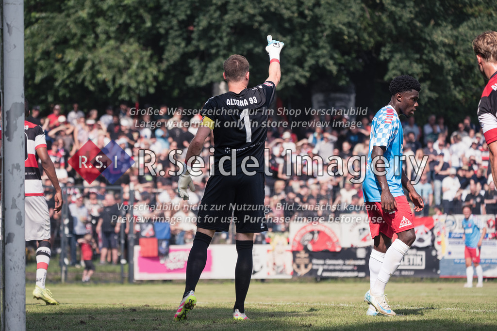 RS-1-126353 | Dennis Lohmann (#1, AFC, Torwart) dirigiert die Mitspieler aus dem Torraum