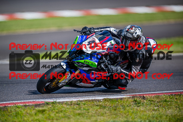 MaZZes_FotoMatrix_220506_92103 | Fotograf Mathias Schmid
Sportfotograf,
Eventfotograf,
Hochzeitsfotograf,
Portraitfotograf