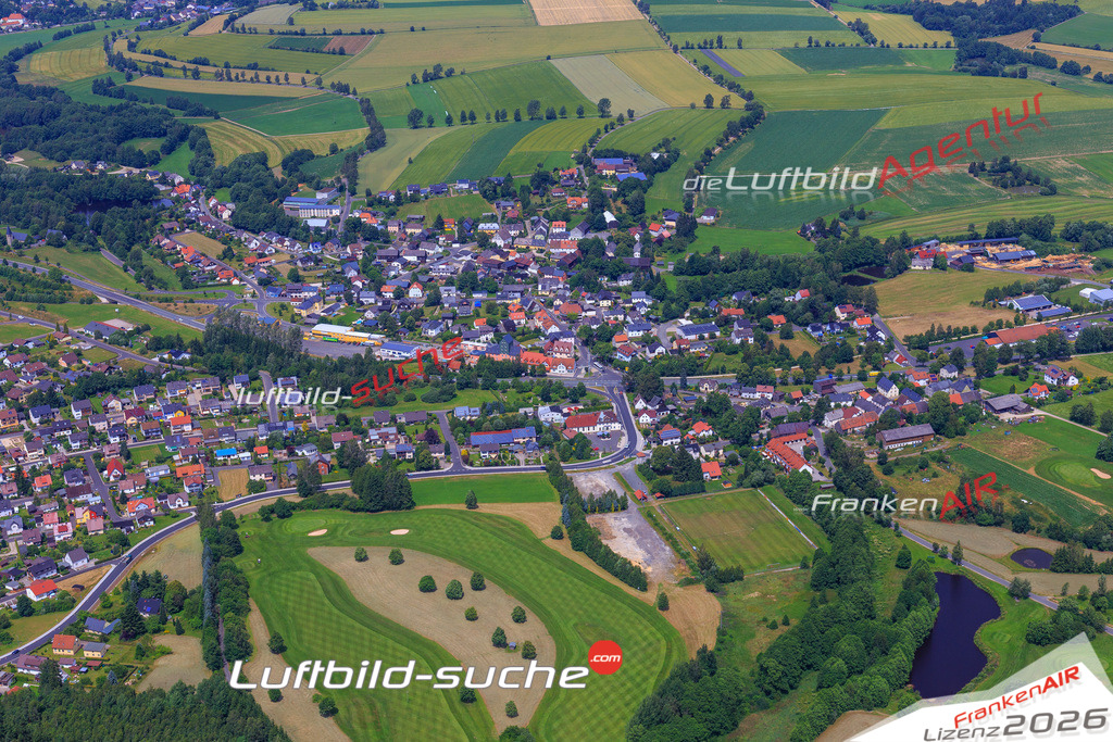 Die Luftaufnahme der Stadt Tröstau wurde vom UL-Flugzeug heraus erstellt ( keine Drohne )- hohe Auflösung für beste Qualität