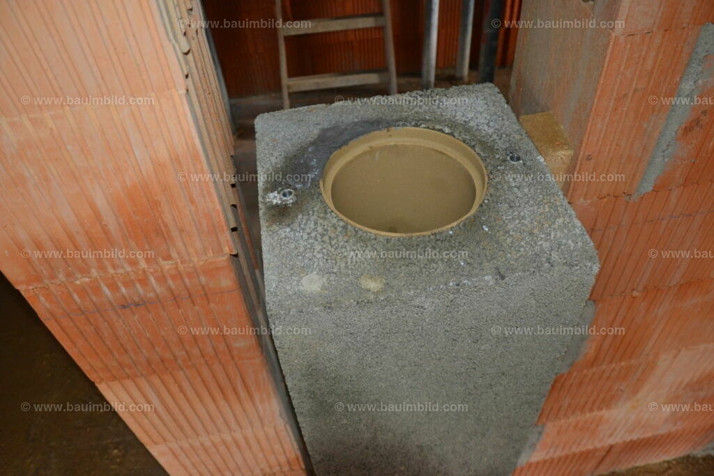 bib-lg08-schornstein-0016 | Nach LV-Leistungsgruppen sortierte Detailfotos über den Bau eines Hauses. Alle Hausbau-Bilder direkt vom Urheber und Autor der Website Haus-Selber-Bauen.com