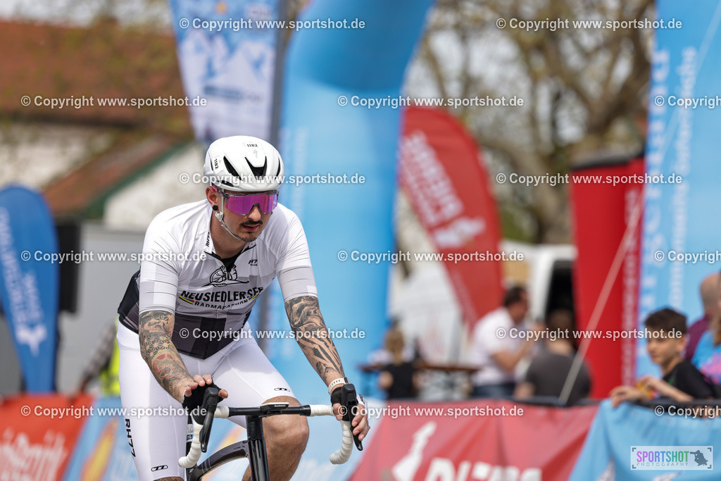 VJ__9978 | Neusiedlersee Radmarathon 2026@sportshot_your_pictrs #yourpictures#roadtowm2029 #nrm #neusiedlerseeradmarathon #neusiedlersee #neusiedlerseetourismus #burgenland #mörbisch #nrm26 #burgenlandtourismus #voglundco #poweredbyburgenlandtourismus #radsport #rad #marathon #ucigranfondo #visitburgenland #ucigranfondoworldseries