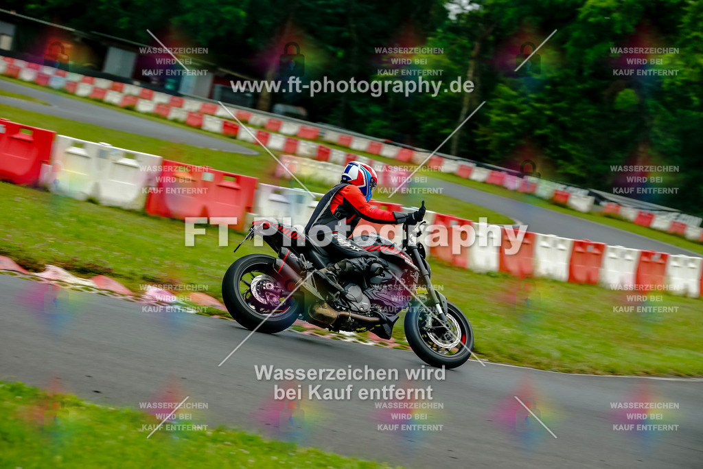 VBK-3677 | Hier findet Ihr Bilder von Touristenfahrten auf der Nürburgring Nordschleife oder von anderen Veranstaltungen die ich besucht habe. Viel Spass beim Durch Schauen 