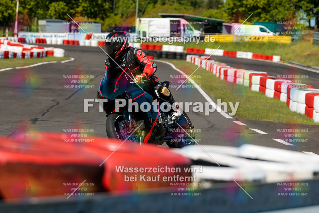 Moto-TeamOBK-21670 | Hier findet Ihr Bilder von Touristenfahrten auf der Nürburgring Nordschleife oder von anderen Veranstaltungen die ich besucht habe. Viel Spass beim Durch Schauen 
