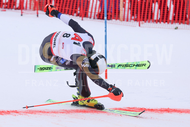 Audi FIS Ski World Cup: Men’s Slalom – Hahnenkamm Race, Kitzbuehel | Kitzbuehel, Austria, 25.Jan.26 - Alpine Skiing - FIS World Cup, Hahnenkamm Race, Slalom, men. The image shows HALLBERG Eduard (FIN, Fischer).