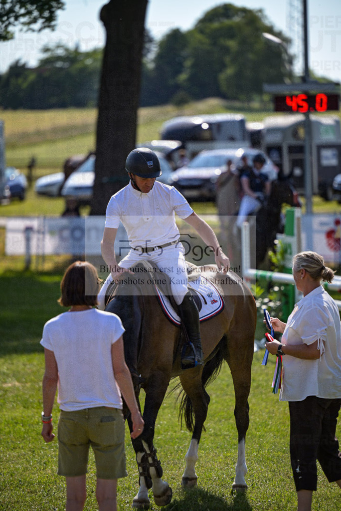 Reitturnier Voxtrup | Entdecke hochwertige Reitturnierfotos von Foto Oger. Professionell, emotional und authentisch – jetzt Lieblingsmomente im Shop bestellen.Deutschlandweite Turnierfotografie. - Realisiert mit Pictrs.com