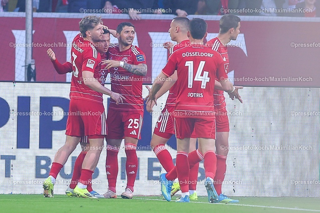 F9524042601026 | 24.04.2026, Fußball, Fortuna Düsseldorf - SC Dynamo Dresden, 2. Fußball Bundesliga, Herren, Merkur Spiel-Arena, 31. Spieltag, Saison 2025 2026: Torjubel nach dem Tor zum 2:0  durch Torschütze Emmanuel Iyoha&nbsp;(Fortuna Düsseldorf #19)  DFB regulations prohibit any use of photographs as image sequences and or quasi-video.