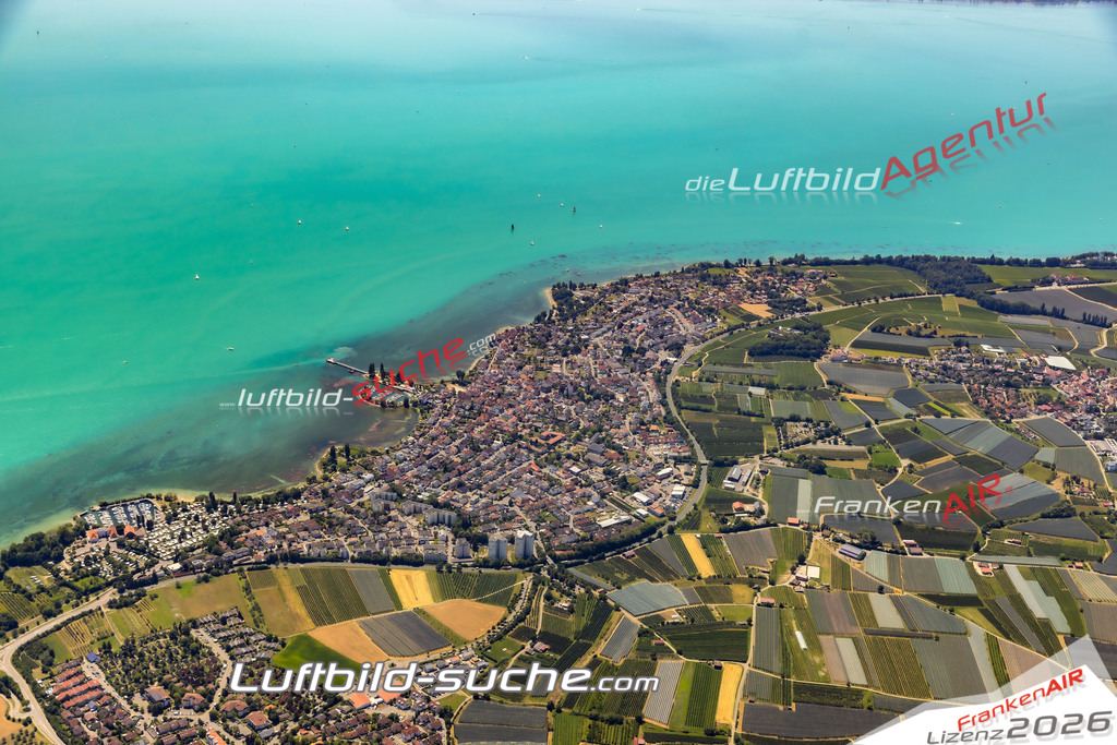 Aktuelles Luftbild von  Immenstaad am Bodensee - Die Luftaufnahme wurde 2022 mittels UL-Flugzeug erstellt ( keine Drohne ) - hochauflösende Kamera-Systeme von  Canon -Beste Qualität - Für grossformatige Ausdrucke geeignet. Die Geschenkidee !
