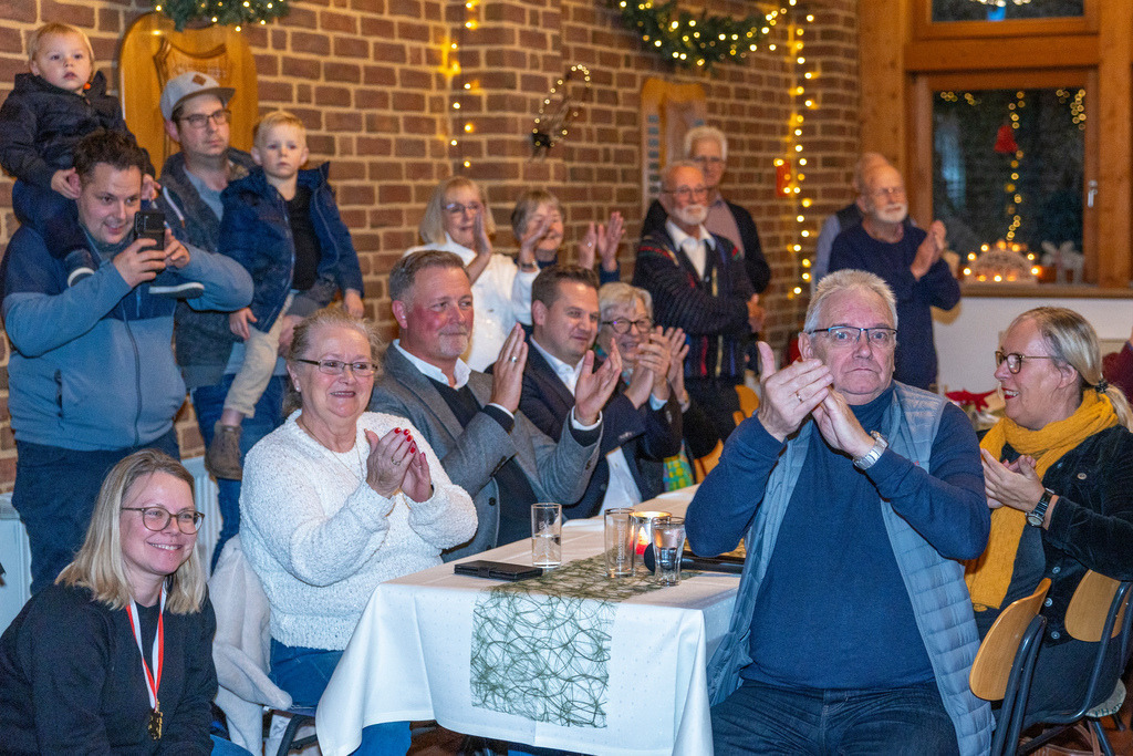 top-top.de 241127-051 | Foto, Video, Fotografie, Videografie, Fotobox, DJ, Discjockey, Musik, Musikbox, Veranstaltung, Photobooth, Amazon, Ebay, Buchtipp, Bestseller, Autor, Verlag, Buch, Wesel, Hamminkeln, NRW, Dinslaken, Rees, Drohne, Hochzeit, Party, Fotobox, Wesel, Fotograf