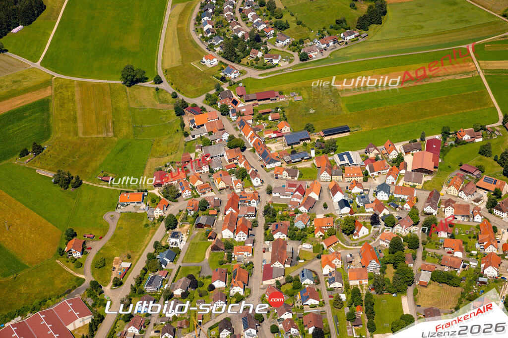 Das Luftbild zeigt : Kohlstetten Engstingen - Die Luftaufnahme wurde 2024 vom UL-Flugzeug aus erstellt ( keine Drohne ) - Hochauflösende Luftaufnahme - Für grossformatige Ausdrucke geeignet. Die Geschenkidee !Mit Lizenz und Bildrechte bestellbar