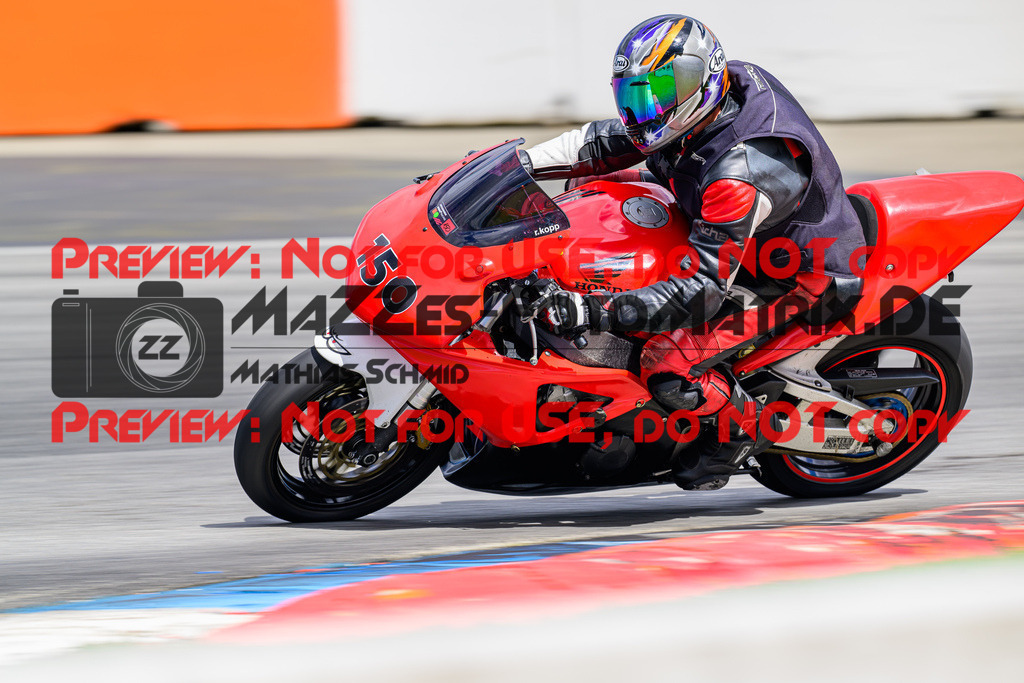 MaZZes_FotoMatrix_240615_6007705_8979 | ROT