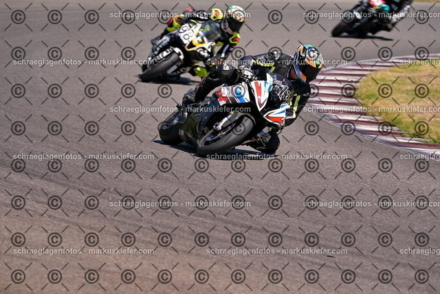 26bt05-1044 | markuskiefer.com - Realisiert mit Pictrs.com
