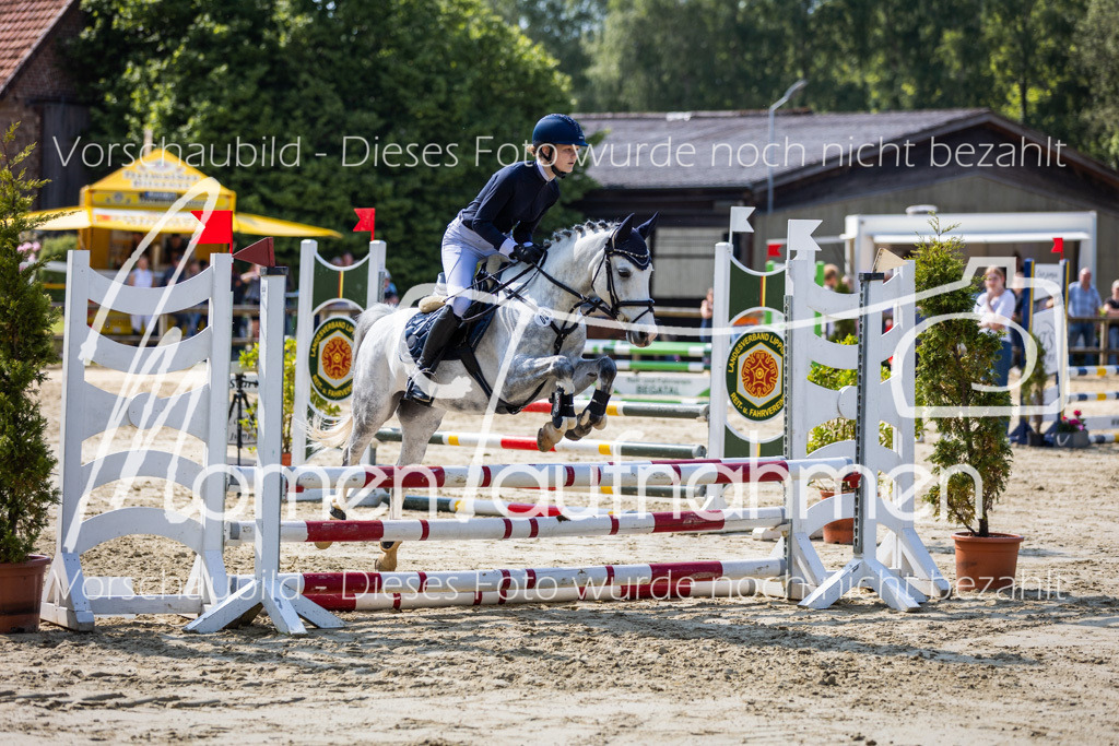 Donop24-ESpr-098 | MomenTaufnahmen Pferdesportfotos